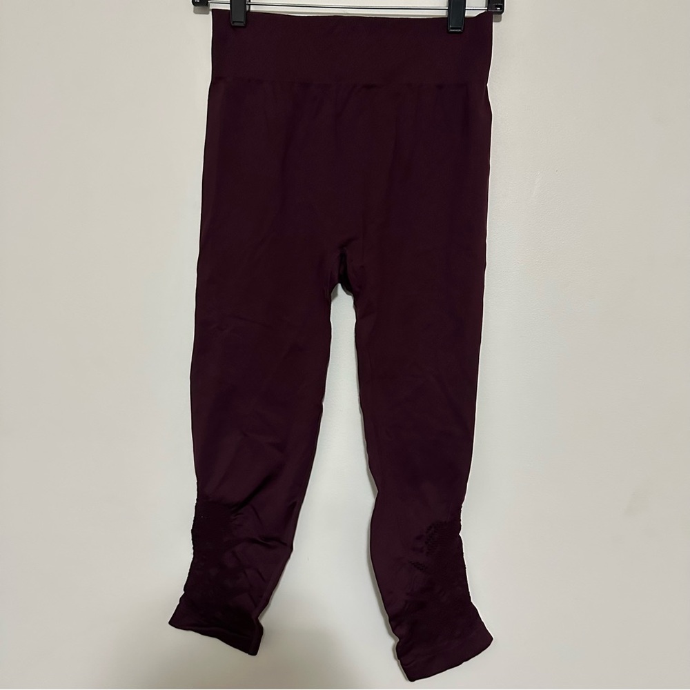 Aerie Chill Play Move Womens Maroon High Rise Seamless Perforated Leggings Large